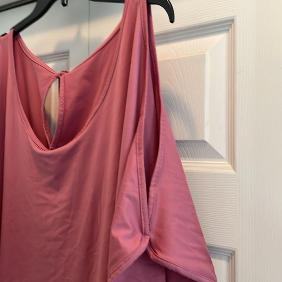 Cold shoulder blouse mauve in color - Picture 2 of 4